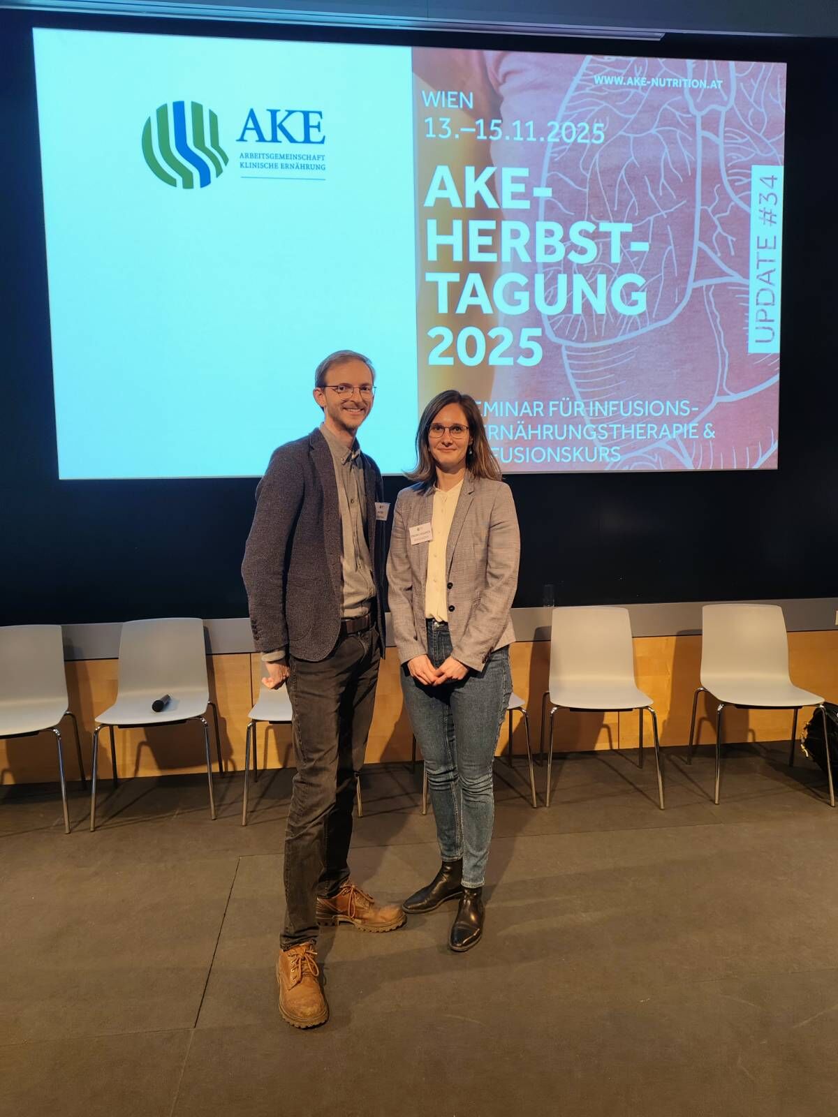 Zeigt Magdalena Fischill-Neudeck mit Dr. Sebastian Hutter